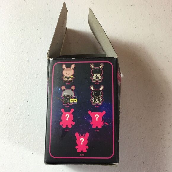 Kidrobot Huck Gee Dunny 2013 Evolved Series Police 3/20 Open Box Sealed Baton - Picture 6 of 12